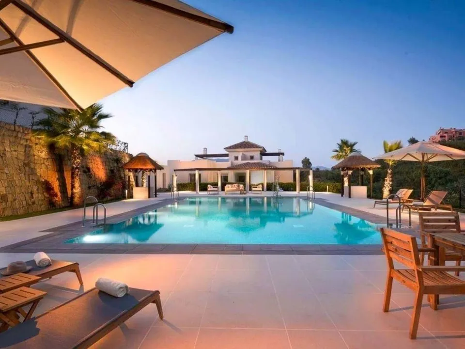 Appartement avec piscine en vente près de Marbella en Espagne.